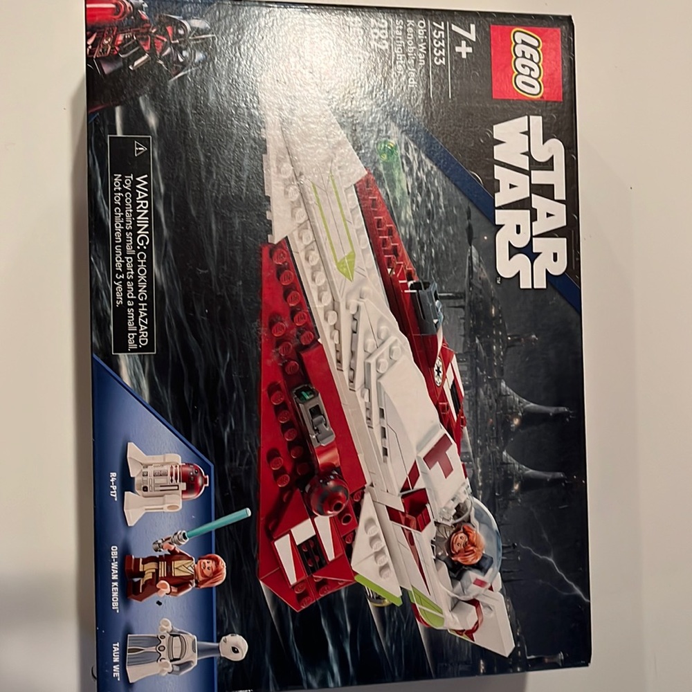Lego 75333 - back of box damaged